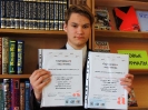 Сертификаты «отличника» Тотального диктанта получили Руслан Зайнутдинов и его мама Маргарита