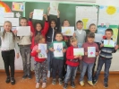 Дети оздоровительного лагеря при школе № 18 поселка Чернореченск - участники конкурса рисунков «Мы рисуем сказку»