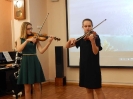 Ревенко Полина и Чертина Варвара исполнили русскую народную песню «Коробейники»