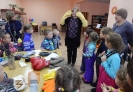 Библиотекарь Ирина Гаёва рассказала о рукавичках, варежках, перчатках для разных возрастов и профессий