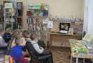 Участники литературного часа, посвященного Дню детского кино посмотрели мультфильм про домовенка Кузьку