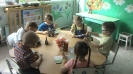 Дети с проблемами зрения из детского сада № 32 знакомятся с «говорящими» книгами и книгами с мягкими паззлами из фонда детской библиотеки