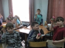 Участники литературной программы «Путешествие в Лукоморье» в Библиотеке № 10 района Медная Шахта