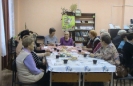 Участницы вечера отдыха «Мы за чаем не скучаем» в Центральной детской библиотеке