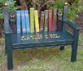 Книжная скамейка. Источник фото: сеть Интернет
