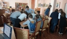 Шестиклассники школы № 23 выполняют задания в рамках информационного часа «Безопасный Интернет» в Центральной городской библиотеке