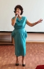 Нина Мингазова исполнила песню «Одолжила» и стихотворение «Никто не встретил женщину с ребенком»
