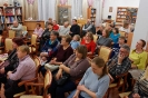 Участники и зрители музыкально-поэтического квартирника, посвященного юбилею города Краснотурьинска