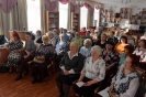 Участники и зрители мартовского музыкально-поэтического квартирника в центральной городской библиотеке