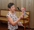 Марина Демчук подарила центральной городской библиотеке красочную книгу детских стихов «ПоДАРок»