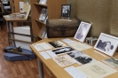 Экспонаты выставки «Жертвам политических репрессий посвящается» в центральной городской библиотеке