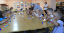 Участники познавательной программы, посвященной Дню Государственного флага России, в центральной детской библиотеке
