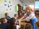 Участники фольклорной программы для детей «Обряды и традиции русского народа» в библиотеке № 8