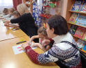 Участники мастер-класса «Новогодний зайчик» в центральной детской библиотеке