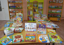Книги, подаренные участниками акции «Дарите книги с любовью!», в центральной детской библиотеке