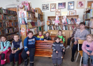 Участники литературных и игровых программ Недели детской книги в библиотеке № 2 поселка Воронцовка
