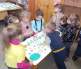 Участники литературных и игровых программ Недели детской книги в библиотеке № 2 поселка Воронцовка