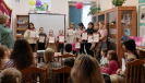 Участники литературных и игровых программ Недели детской книги в библиотеке № 9 поселка Рудничный