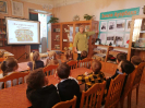 Первоклассники из школы № 3 поселка Рудничный на библиотечном уроке в сельской библиотеке № 9
