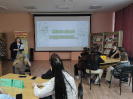 Участники интеллектуальной квиз-игры «Школьные вопросики» в центральной детской библиотеке