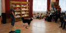 Встреча юных читателей с дрессированной собакой по кличке Акси в центральной детской библиотеке