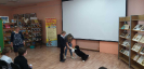 Встреча юных читателей с дрессированной собакой по кличке Акси в центральной детской библиотеке